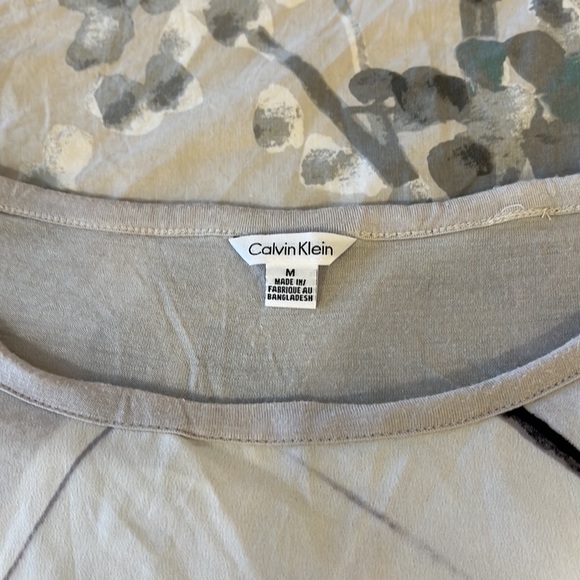 Calvin Klein beautiful blouse - Picture 8 of 9